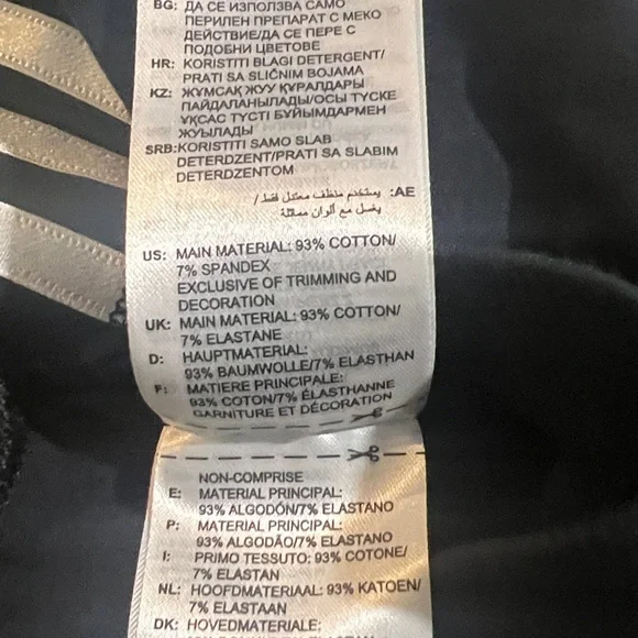 adidas Originals Shorts - Picture 6 of 8